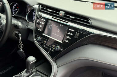 Седан Toyota Camry 2019 в 
