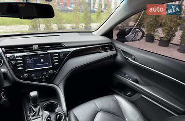 Седан Toyota Camry 2019 в 