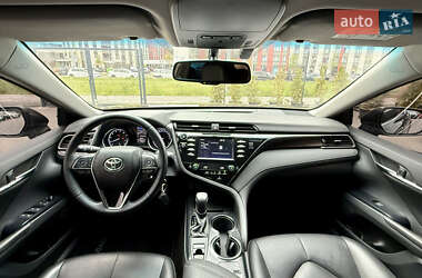 Седан Toyota Camry 2019 в 