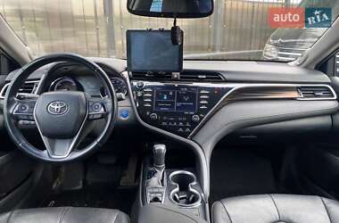 Седан Toyota Camry 2017 в 