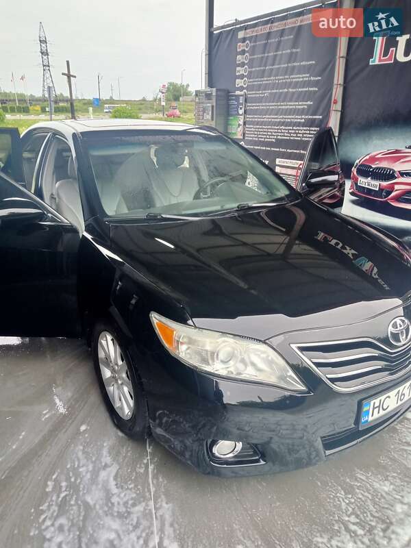 Седан Toyota Camry 2011 в Стрые
