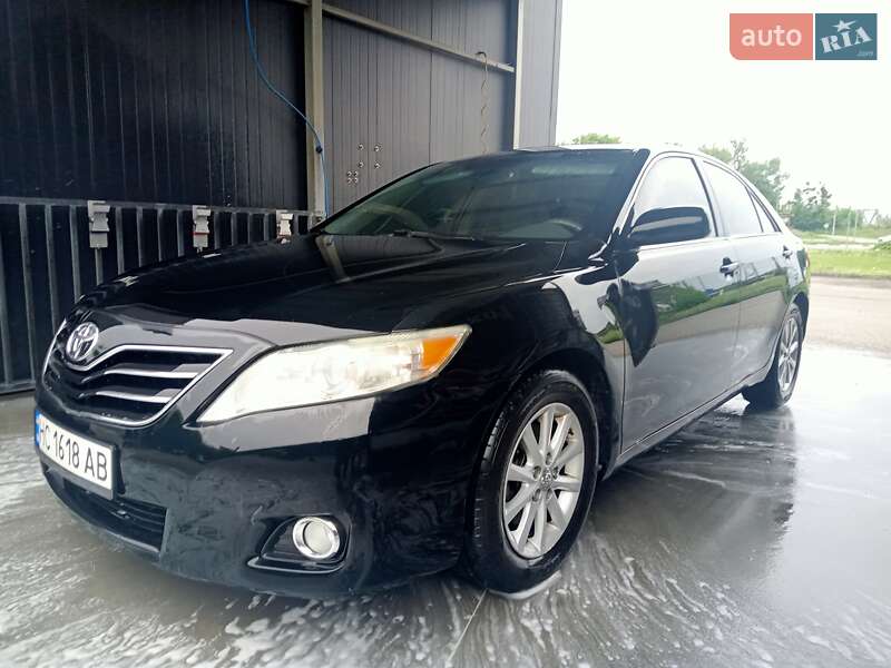 Седан Toyota Camry 2011 в Стрые