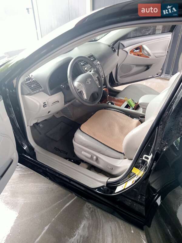 Седан Toyota Camry 2011 в Стрые