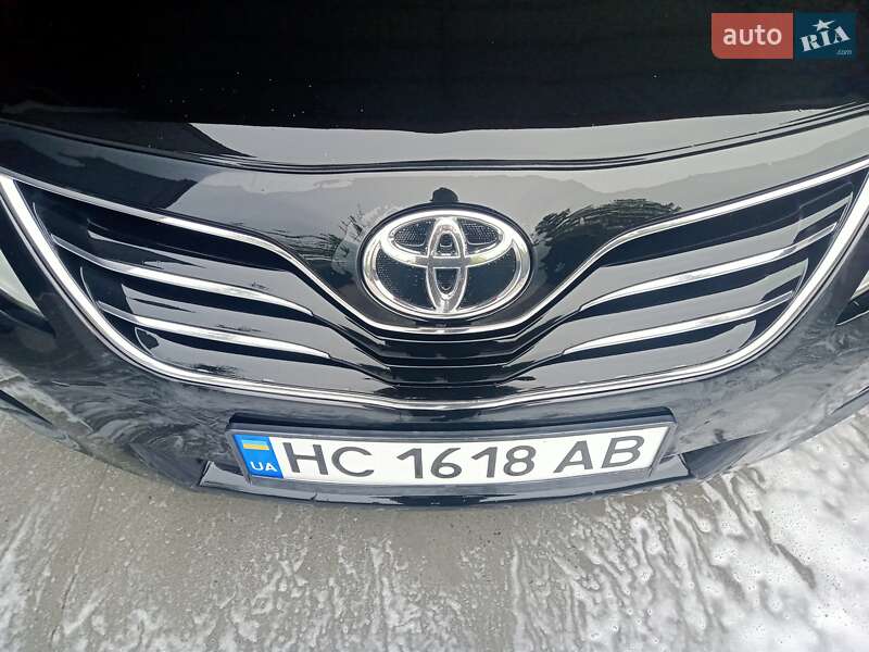 Седан Toyota Camry 2011 в Стрые