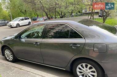 Седан Toyota Camry 2013 в 