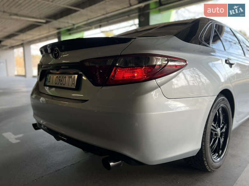 Седан Toyota Camry 2015 в Киеве