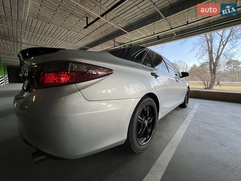 Седан Toyota Camry 2015 в Киеве