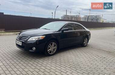 Седан Toyota Camry 2010 в Львові
