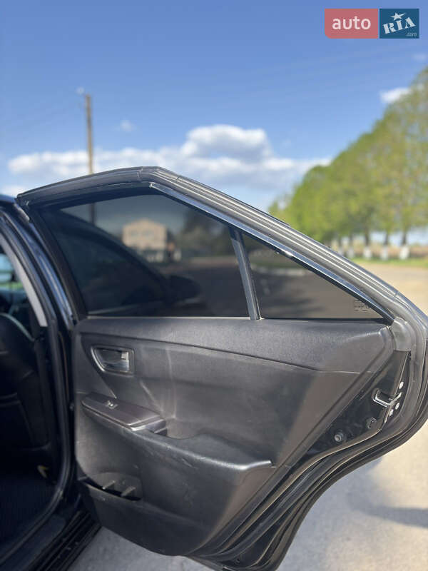 Седан Toyota Camry 2015 в Гайсине