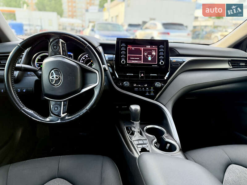 Седан Toyota Camry 2021 в Киеве