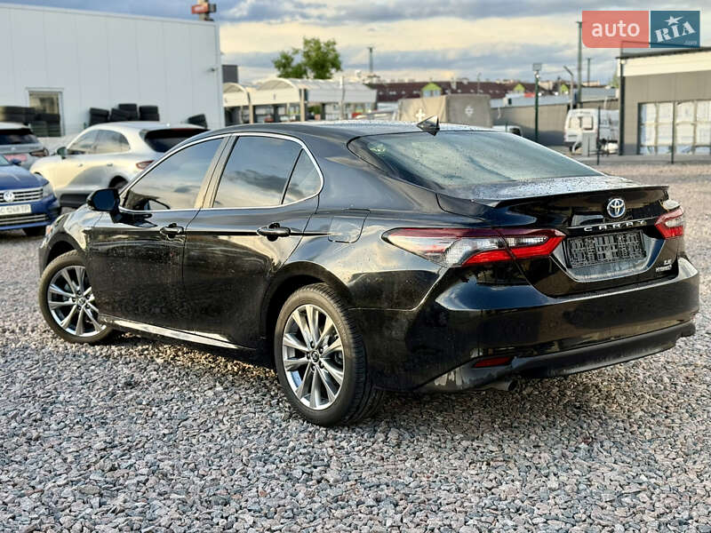 Седан Toyota Camry 2021 в Киеве