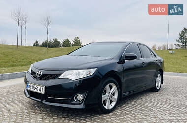 Седан Toyota Camry 2013 в Днепре