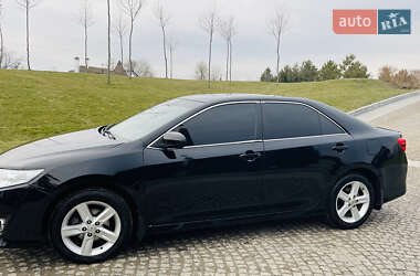 Седан Toyota Camry 2013 в 