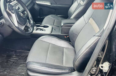 Седан Toyota Camry 2013 в 