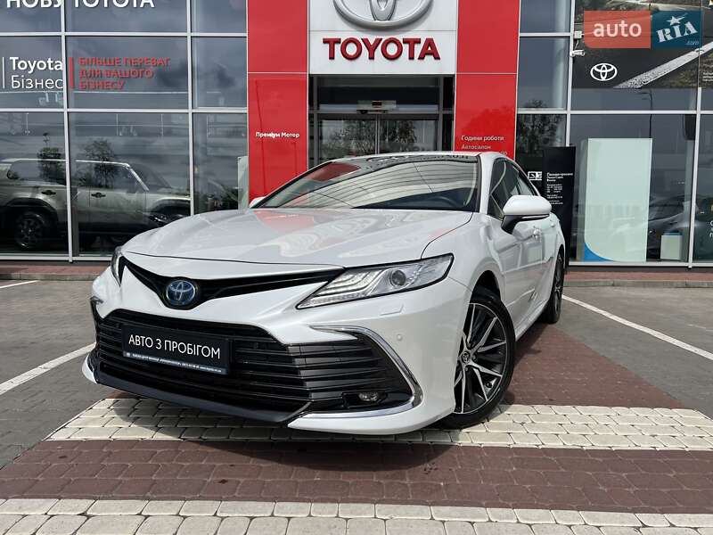 Седан Toyota Camry 2021 в 