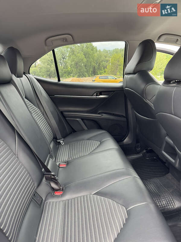 Седан Toyota Camry 2017 в Києві