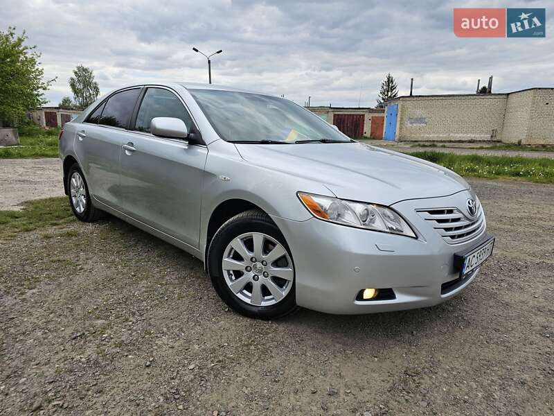 Седан Toyota Camry 2006 в Луцке
