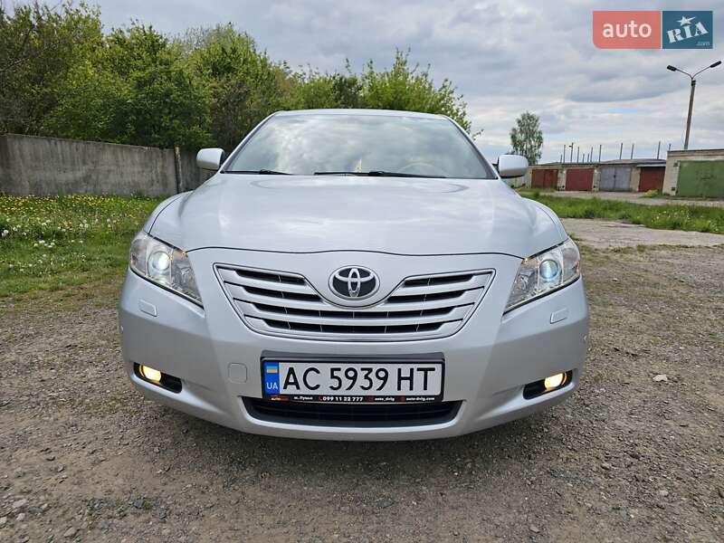 Седан Toyota Camry 2006 в Луцке
