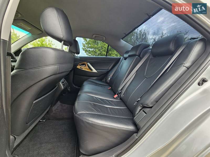 Седан Toyota Camry 2006 в Луцке