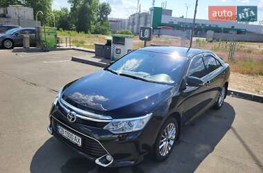 Седан Toyota Camry 2017 в Києві