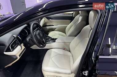 Седан Toyota Camry 2023 в 