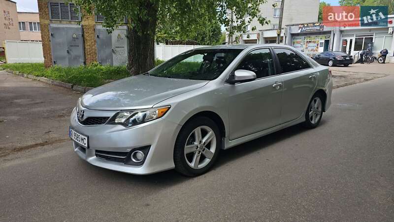 Седан Toyota Camry 2014 в 