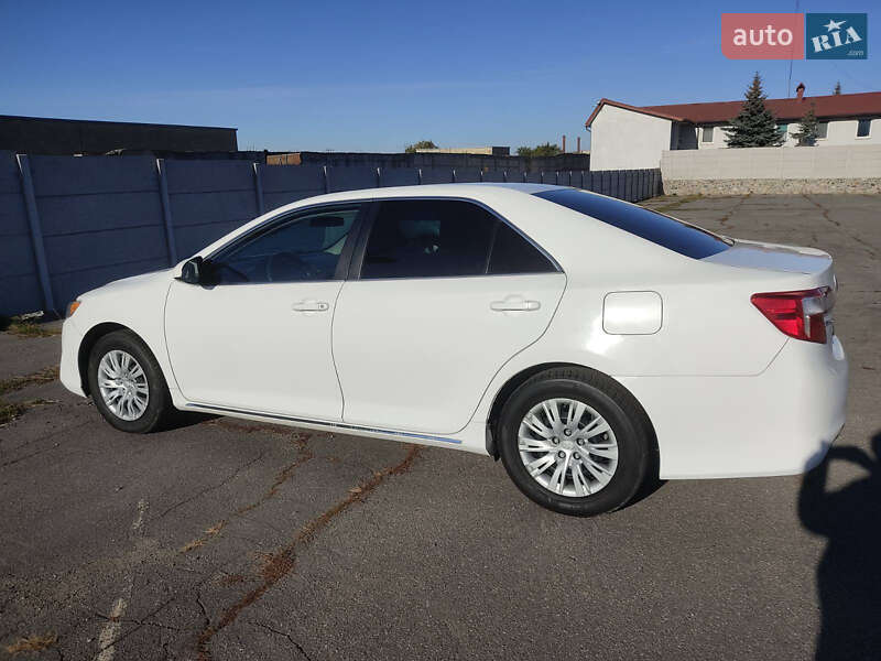 Седан Toyota Camry 2013 в Житомирі