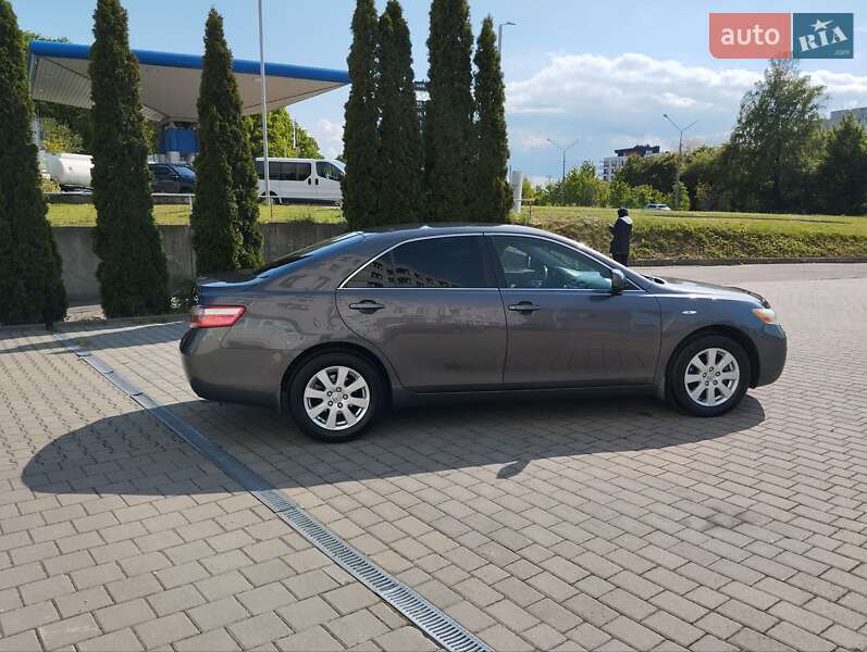 Седан Toyota Camry 2007 в Львове