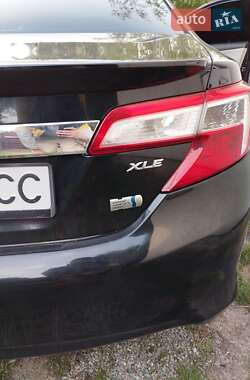 Седан Toyota Camry 2013 в Дніпрі