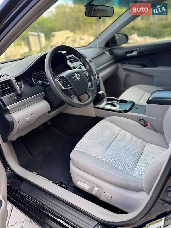 Седан Toyota Camry 2014 в Львове