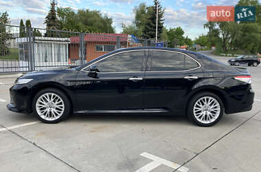 Седан Toyota Camry 2018 в Києві