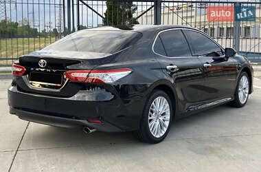 Седан Toyota Camry 2018 в 
