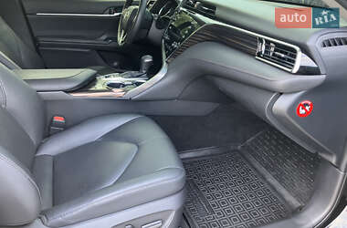 Седан Toyota Camry 2018 в 