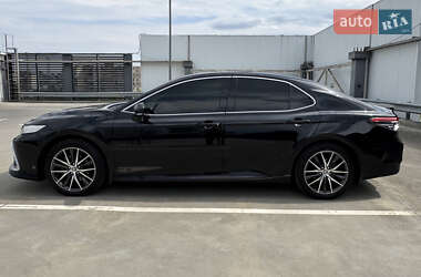 Седан Toyota Camry 2021 в 