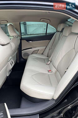 Седан Toyota Camry 2021 в 