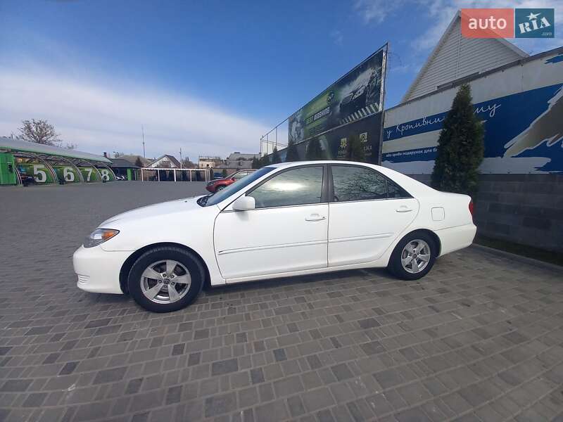 Седан Toyota Camry 2005 в 