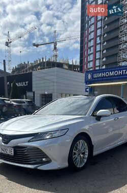 Седан Toyota Camry 2018 в Ивано-Франковске