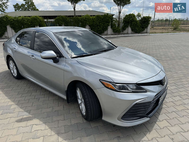 Седан Toyota Camry 2021 в 