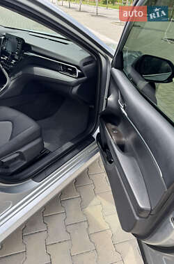 Седан Toyota Camry 2021 в 