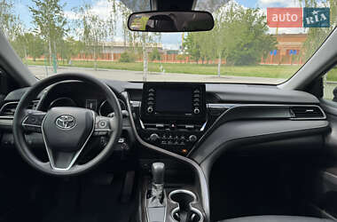 Седан Toyota Camry 2021 в 