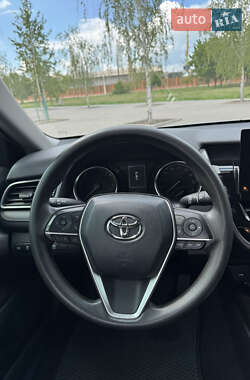 Седан Toyota Camry 2021 в 