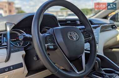 Седан Toyota Camry 2020 в 