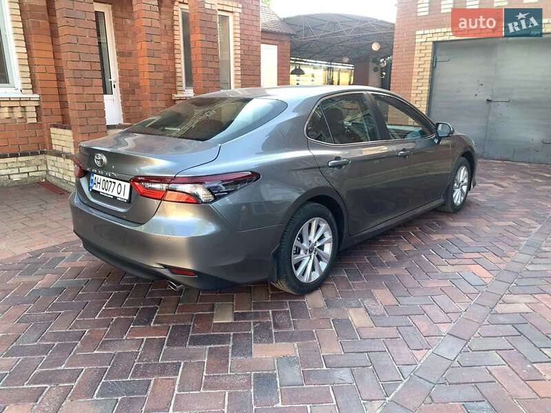 Седан Toyota Camry 2024 в Слов'янську