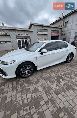 Седан Toyota Camry 2023 в Кривому Розі