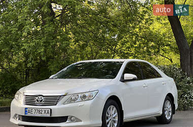 Седан Toyota Camry 2012 в Дніпрі