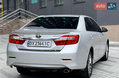 Седан Toyota Camry 2014 в 