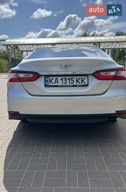 Седан Toyota Camry 2018 в 