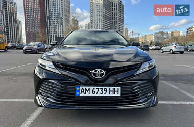 Седан Toyota Camry 2017 в 