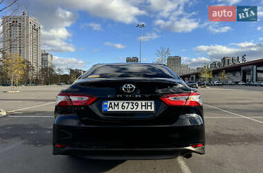 Седан Toyota Camry 2017 в 