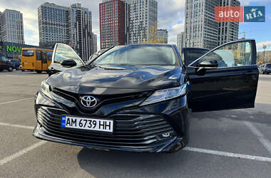 Седан Toyota Camry 2017 в 